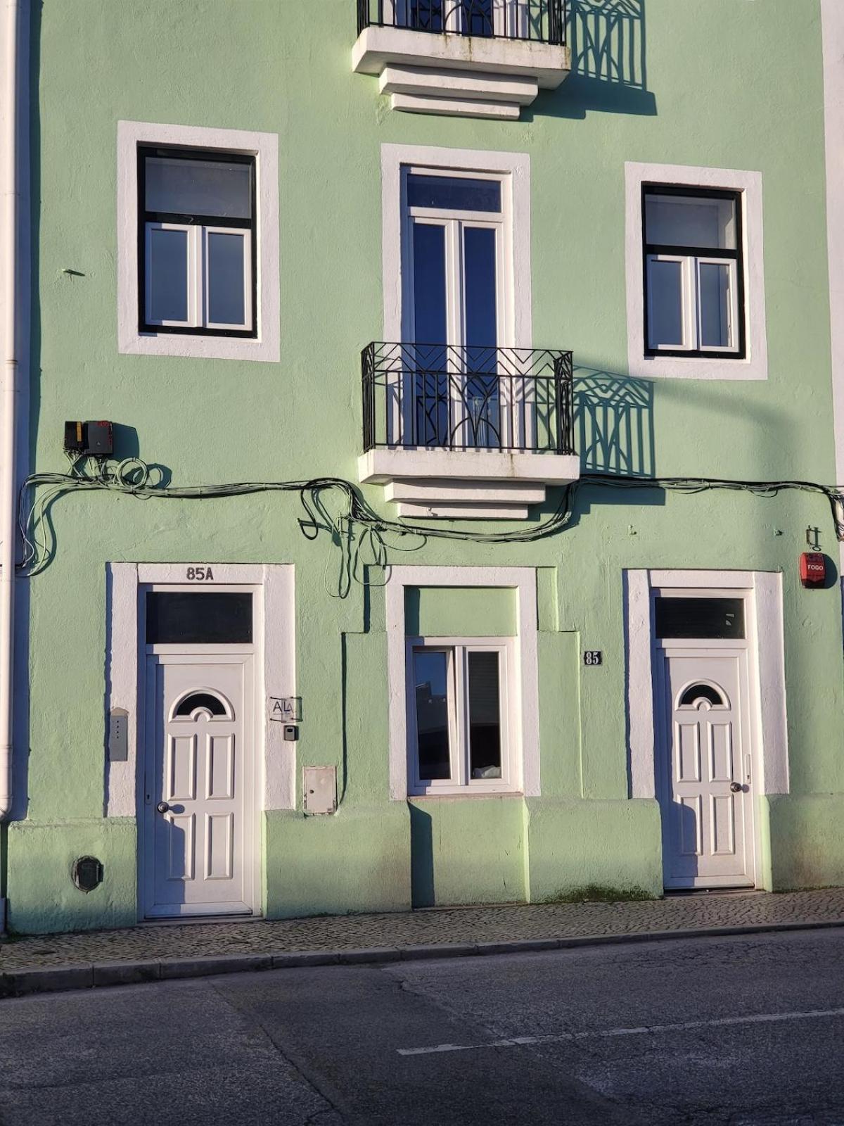 Ground Floor 2 Bedroom With Pool Lissabon