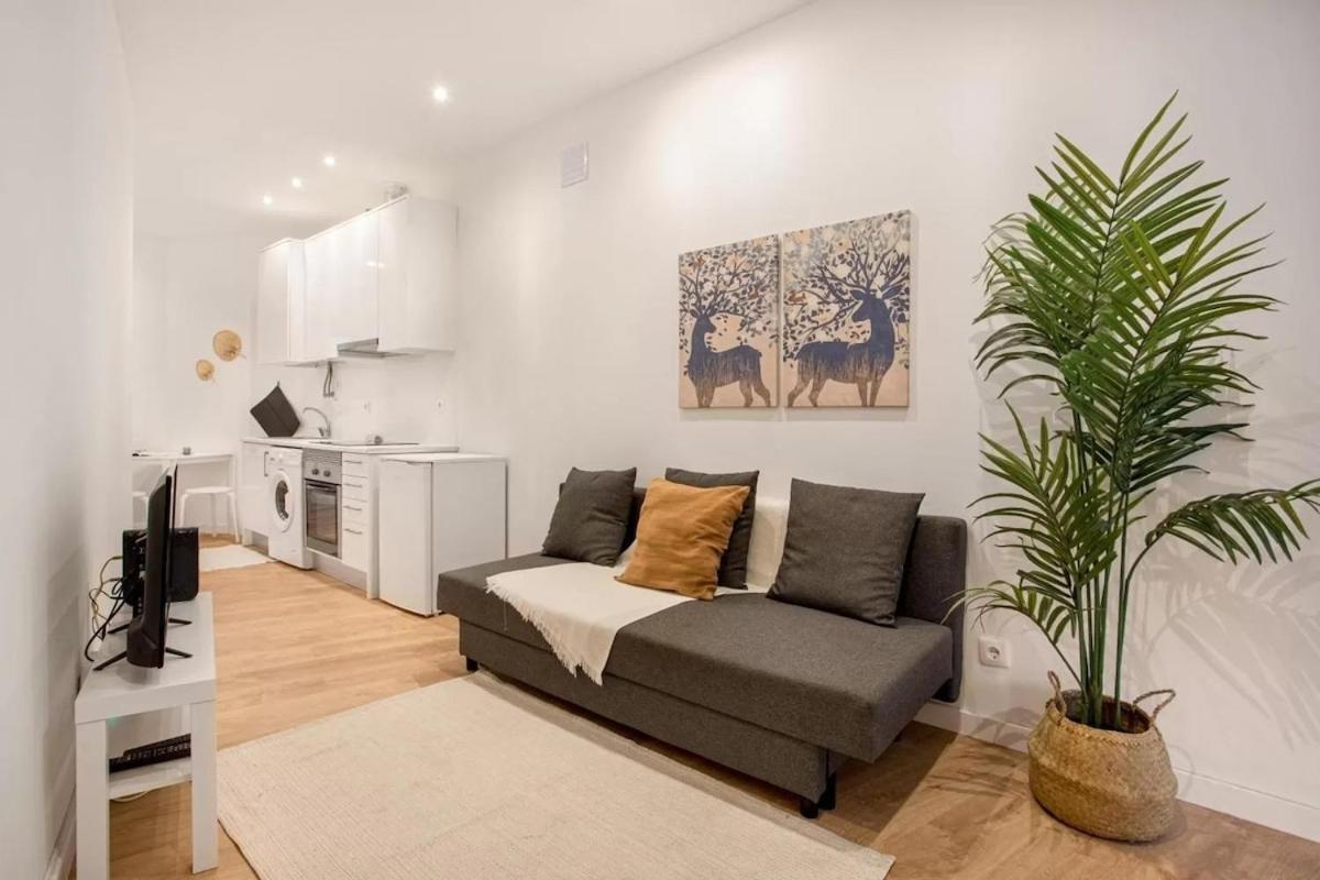 Ground Floor 2 Bedroom With Pool Lissabon
